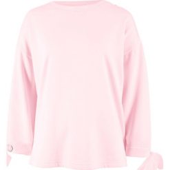 Bluza z kapturem, rękawy 7/8, z kolekcji Maite Kelly bonprix jasnoróżowy pudrowy. Różowe bluzy damskie bonprix, bez wzorów, bez rękawów, z kapturem. Za 32,99 zł.