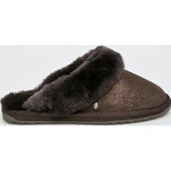 Emu Australia - Kapcie Jolie Metallic Chocolate. Pomarańczowe kapcie damskie marki EMU Australia, z wełny. W wyprzedaży za 239,90 zł.