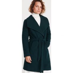 Płaszcz z paskiem - Khaki. Brązowe płaszcze damskie Reserved. W wyprzedaży za 249,99 zł.