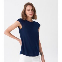 Bluzka z ażurową wstawką - Granatowy. Niebieskie bluzki damskie House, s, bez wzorów, bez kołnierzyka, bez rękawów. Za 39,99 zł.