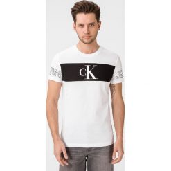 Calvin Klein Statement Koszulka Biały. Białe podkoszulki męskie Calvin Klein, l, z nadrukiem, z bawełny, z krótkim rękawem. Za 204,95 zł.