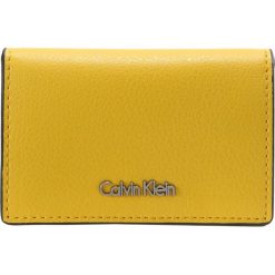 Portfele damskie: Calvin Klein FRAME CARD HOLDER Portfel yellow