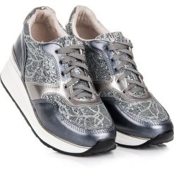 Buty sportowe z brokatem KYLIE odcienie szarości i srebra. Szare buty sportowe damskie KYLIE, bez wzorów, sportowe. Za 119,00 zł.
