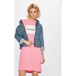 Calvin Klein Jeans - Kurtka. Niebieskie kurtki damskie marki Calvin Klein Jeans, s, bez wzorów, z bawełny, krótkie, bez kaptura. W wyprzedaży za 429,90 zł.