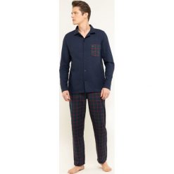 Piżama TOMMY HILFIGER Gold Set UM0UM01597. Niebieskie piżamy męskie TOMMY HILFIGER, m, bez wzorów, z bawełny, bez rękawów. W wyprzedaży za 289,00 zł.