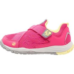Jack Wolfskin MONTEREY RIDE Obuwie hikingowe tropic pink. Czerwone buty sportowe damskie Jack Wolfskin, z materiału, outdoorowe. Za 249,00 zł.