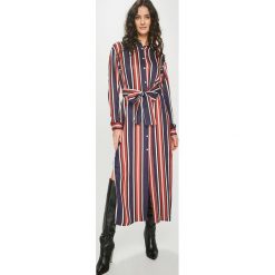 Answear - Sukienka Nomad. Sukienki damskie ANSWEAR, na co dzień, s, bez wzorów, z wiskozy, casualowe, bez kołnierzyka, z długim rękawem, długie, midi, proste. W wyprzedaży za 89,90 zł.