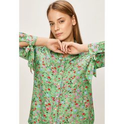 Levi's - Koszula. Zielone bluzki damskie Levi's®, s, bez wzorów, z wiskozy, casualowe, bez kołnierzyka, z długim rękawem. W wyprzedaży za 279,90 zł.