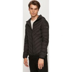 EA7 Emporio Armani - Kurtka puchowa. Czarne płaszcze męskie EA7 Emporio Armani, s, bez wzorów, z poliesteru, krótkie, z kapturem. Za 829,90 zł.