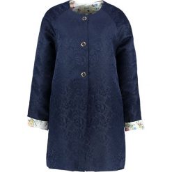 Płaszcze damskie pastelowe: Yumi Krótki płaszcz dark navy
