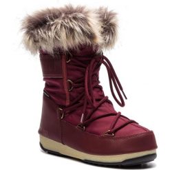 Śniegowce MOON BOOT - Monaco Low 24002900006 Port Royal. Czerwone kozaki damskie Moon Boot, na zimę, ze skóry ekologicznej, na niskim obcasie, bez zapięcia. W wyprzedaży za 449,00 zł.