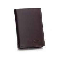 Elegancki brązowy skórzany męski portfel SOLIER. Brązowe portfele męskie marki Solier, z napisami, z materiału. Za 79,90 zł.