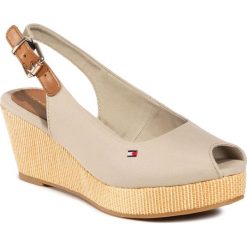 Espadryle TOMMY HILFIGER - Iconic Elba Sling Back Wedge FW0FW04788 Stone AEP. Brązowe espadryle damskie TOMMY HILFIGER, bez wzorów, ze skóry, bez obcasa, na obcasie. W wyprzedaży za 209,00 zł.
