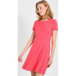 Sukienki dzianinowe: GAP Sukienka dzianinowa rosehip