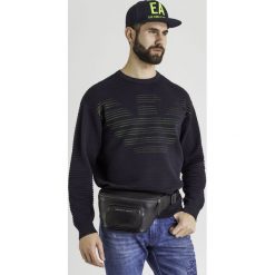 CZAPKA Z DASZKIEM emporio armani. Niebieskie czapki męskie z aplikacjami, z bawełny. Za 319,00 zł.