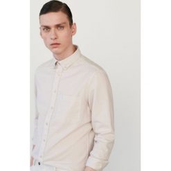 Koszula ze strukturalnej tkaniny - Jasny szary. Szare koszule męskie Reserved, s, bez wzorów, z tkaniny, bez kołnierzyka, bez rękawów. Za 109,99 zł.