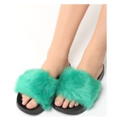 Zielone Klapki Hirsute. Zielone kapcie damskie Born2be, z materiału, na obcasie. Za 39,99 zł.