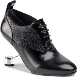 Botki UNITED NUDE - Eamz Oxford 1046301119 Black. Czarne botki damskie United Nude, ze skóry, eleganckie, bez obcasa, na obcasie, bez zapięcia. W wyprzedaży za 729,00 zł.