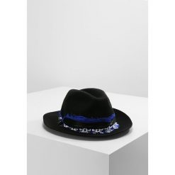 Zadig & Voltaire ALABAMA Kapelusz black. Czarne kapelusze damskie marki Zadig & Voltaire, z wełny. W wyprzedaży za 409,50 zł.