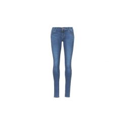 Jeansy skinny Levis INNOVATION SUPER SKINNY. Niebieskie jeansy damskie marki Levi's®, bez wzorów, z jeansu. Za 383,20 zł.