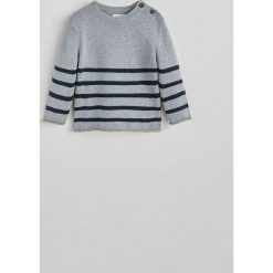 Mango Kids - Sweter dziecięcy Scotyr 80-104 cm. Szare swetry chłopięce Mango Kids, bez wzorów, z bawełny, z okrągłym kołnierzem. Za 69,90 zł.