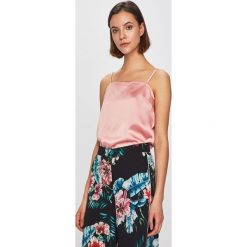 Glamorous - Top. Różowe bluzki damskie Glamorous, s, z poliesteru, casualowe. W wyprzedaży za 49,90 zł.