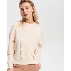 Piankowa bluza z szelkami - Kremowy. Białe bluzy damskie Reserved, s, bez wzorów, bez rękawów, bez kaptura. Za 159,99 zł.