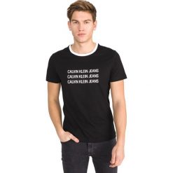 Calvin Klein Koszulka Czarny. Czarne podkoszulki męskie Calvin Klein, l, z nadrukiem, z bawełny, bez kołnierzyka, krótkie. Za 204,95 zł.