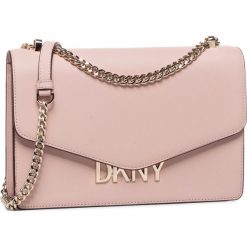 Torebka DKNY - Penelope R9431F75 Cashmere CAH. Różowe torebki klasyczne damskie DKNY, bez wzorów, ze skóry, wizytowe, bez dodatków. Za 1069,00 zł.