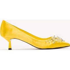 Czółenka: NA-KD Shoes Satynowe czółenka z koralikami – Yellow