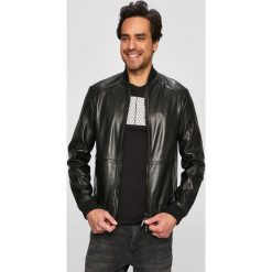 Armani Exchange - Kurtka bomber skórzana. Czarne płaszcze męskie marki Armani Exchange, s, bez wzorów, z elastanu, krótkie, bez kaptura. Za 3999,00 zł.