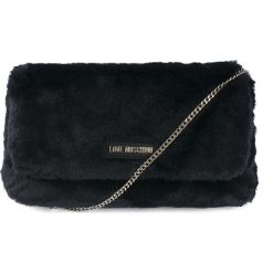 Torebka Love Moschino. Czarne nerki damskie Love Moschino, bez wzorów, z futra, bez dodatków. Za 219,00 zł.
