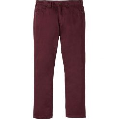 Spodnie Regular Fit Straight bonprix czerwony klonowy. Czerwone spodnie męskie bonprix, m, bez wzorów, klasyczne. Za 74,99 zł.