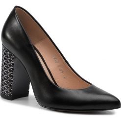 Półbuty BALDACCINI - 1079600 Czary S. Czarne półbuty damskie Baldaccini, bez wzorów, ze skóry, eleganckie, bez obcasa, na obcasie, bez zapięcia. W wyprzedaży za 209,00 zł.