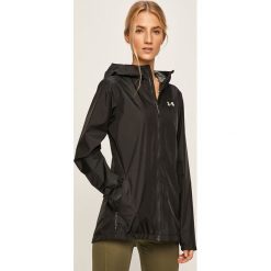 Under Armour - Kurtka przeciwdeszczowa. Czarne kurtki damskie Under Armour, s, bez wzorów, z poliesteru, krótkie, z kapturem. W wyprzedaży za 219,90 zł.