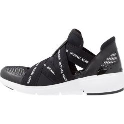 MICHAEL Michael Kors SULLY TRAINER Półbuty wsuwane black. Czarne półbuty damskie skórzane marki MICHAEL Michael Kors, przed kolano, na wysokim obcasie. Za 669,00 zł.