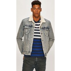 Levi's - Kurtka jeansowa. Czerwone płaszcze męskie Levi's®, s, bez wzorów, z bawełny, krótkie, bez kaptura. Za 499,90 zł.