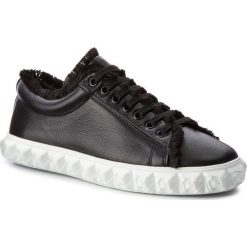 Sneakersy Stuart Weitzman Fringiecoverstory XL17418. Czarne półbuty damskie Stuart Weitzman. W wyprzedaży za 729,00 zł.