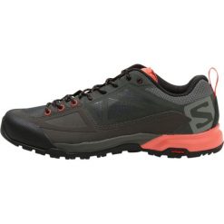 Salomon X ALP SPRY Obuwie hikingowe castor gray/beluga/living coral. Brązowe buty sportowe damskie marki Salomon, z materiału, outdoorowe. Za 529,00 zł.