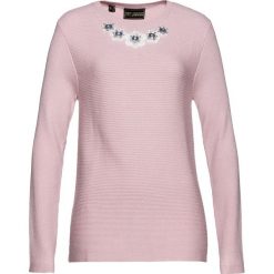 Sweter z dekoracyjnymi kamieniami bonprix matowy jasnoróżowy. Czerwone swetry klasyczne damskie bonprix, z wiskozy. Za 59,99 zł.