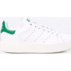 Adidas Originals - Buty Stan Smith Bold. Białe buty sportowe damskie adidas Originals, z gumy. W wyprzedaży za 399,90 zł.