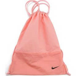 NIKE MOVE FREE GYMSACK > BA5759-646. Torebki damskie sportowe Nike, bez wzorów, z tkaniny, sportowe, bez dodatków. W wyprzedaży za 39,99 zł.