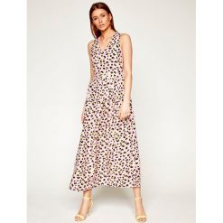 Sukienka codzienna LOVE MOSCHINO WVI0700T 9963. Różowe sukienki damskie Love Moschino, na co dzień, bez wzorów, z wiskozy, bez kołnierzyka, bez rękawów, proste. W wyprzedaży za 1299,00 zł.