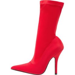 Public Desire DANGER Kozaki na obcasie red. Czerwone bez kategorii marki Public Desire, z materiału, na obcasie. Za 209,00 zł.