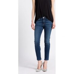 Wrangler - Jeansy. Niebieskie jeansy damskie marki Wrangler, z elastanu. W wyprzedaży za 199,90 zł.
