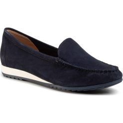 Mokasyny CAPRICE - 9-24211-24 Ocean Suede 857. Niebieskie mokasyny damskie Caprice, na co dzień, bez wzorów, ze skóry, bez obcasa, bez zapięcia. W wyprzedaży za 169,00 zł.