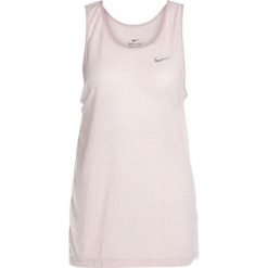 Nike Performance TANK ASYMMETRIC Koszulka sportowa particle rose/heather/particle rose. Czerwone topy sportowe damskie marki Nike Performance, xl, z lyocellu. W wyprzedaży za 143,10 zł.