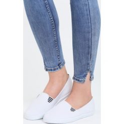 Tenisówki damskie: Białe Slip On Chill and Jump