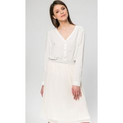 Answear - Bluzka Wild Nature. Szare bluzki nietoperze ANSWEAR, m, z poliesteru, casualowe. W wyprzedaży za 59,90 zł.