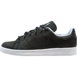 Adidas Originals STAN SMITH Tenisówki i Trampki core black/hires red. Czarne tenisówki damskie marki adidas Originals, z materiału. W wyprzedaży za 359,20 zł.